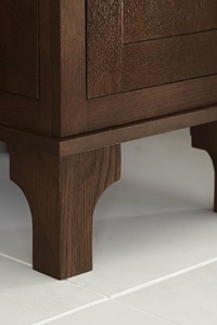 Queen Anne Leg Decora