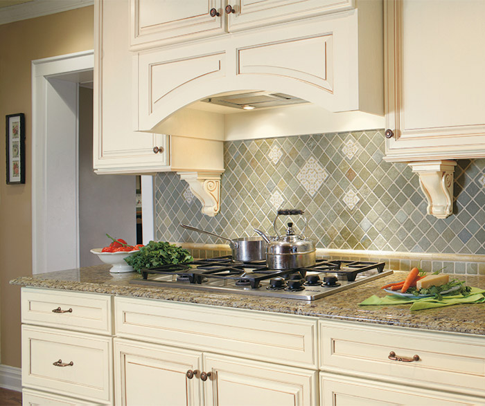 galleria small kitchen design with traditional cabinets in Maple Chantille and Cherry Brandywine coffee finishes