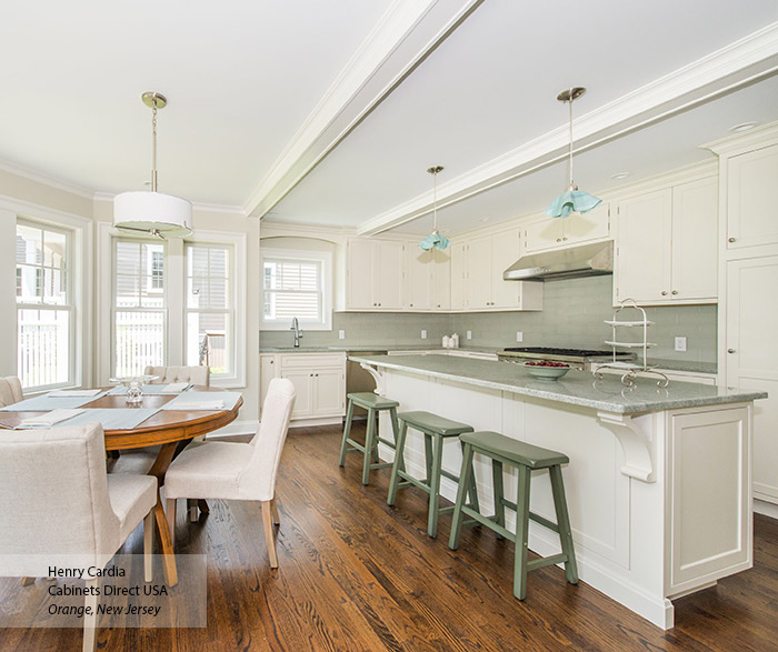 Off-White L-Shaped Kitchen Design with Island