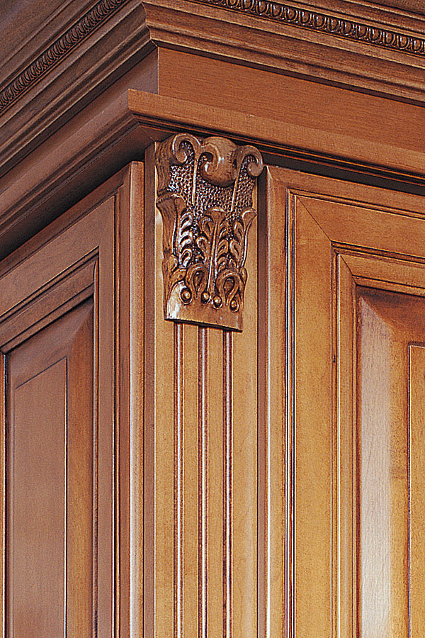 Acanthus Capital Cabinet Moulding