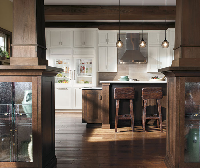 Quartersawn Oak Cabinets in a Rustic Kitchen