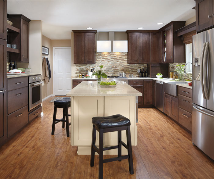 Contemporary kitchen cabinets by Decora Cabinetry